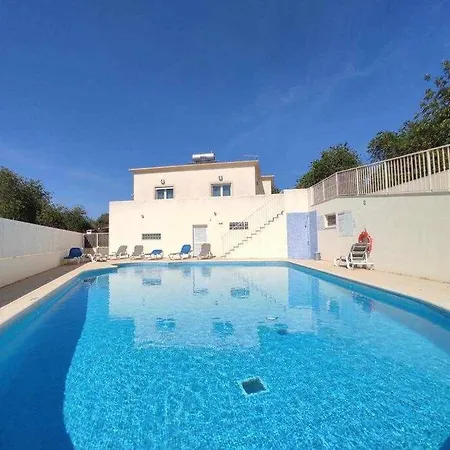 Less Than 2 Km From The - T3 Townhouse *