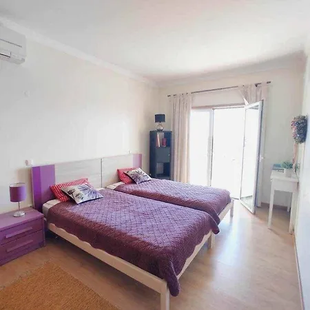 Less Than 2 Km From The - T3 Townhouse Гия