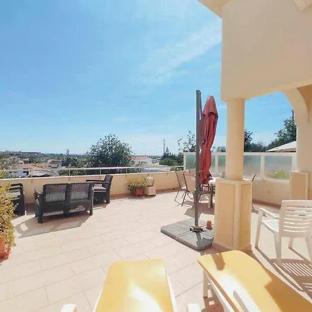 Less Than 2 Km From The - T3 Townhouse Апартаменты Гия