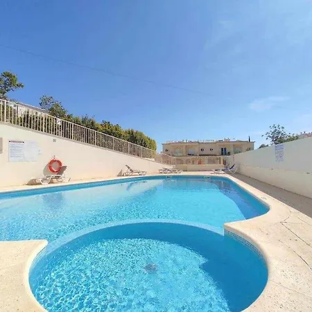 Апартаменты Less Than 2 Km From The - T3 Townhouse Гия