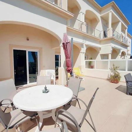 Less Than 2 Km From The - T3 Townhouse Appartement *
